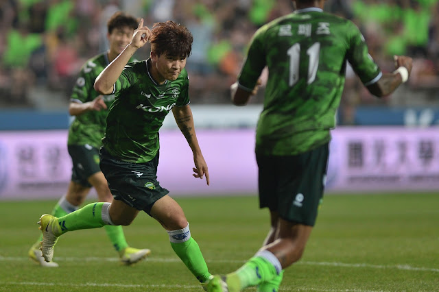 Kim Min-jae scores his first goal for Jeonbuk Hyundai Motors against Daegu FC