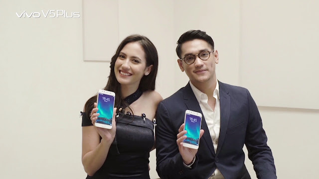 Pevita Pearce dan Afgan saat Launching Vivo V5 Plus