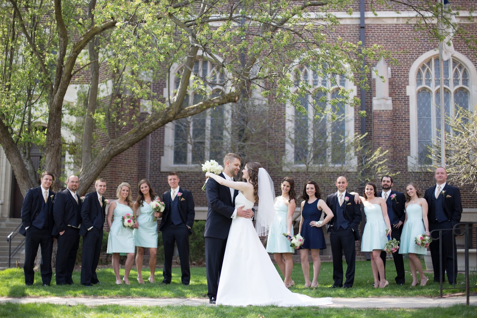 wedding bridal party pictures | a memory of us 
