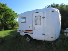 Companion camper trailer