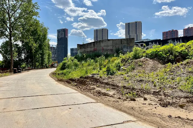 долина реки Раменки, Мосфильмовская улица, улица Раневской