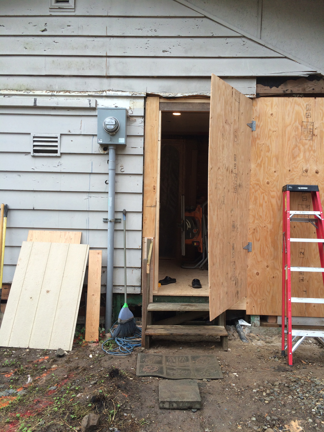 The Rat Hole: Temporary Front Door