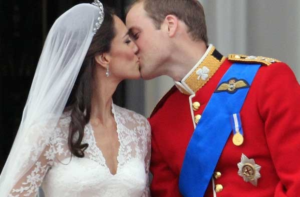 kate and william kissing. kate and william skiing kiss.