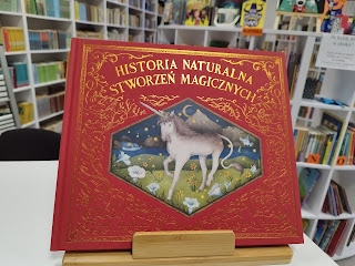 „Historia naturalna stworzeń magicznych” Emily Hawkins – RECENZJA 