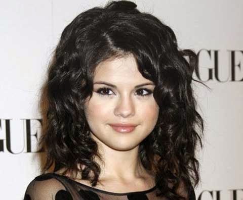 10 Gaya Model Rambut Selena Gomez Cantik & Anggun  PUTIKU 