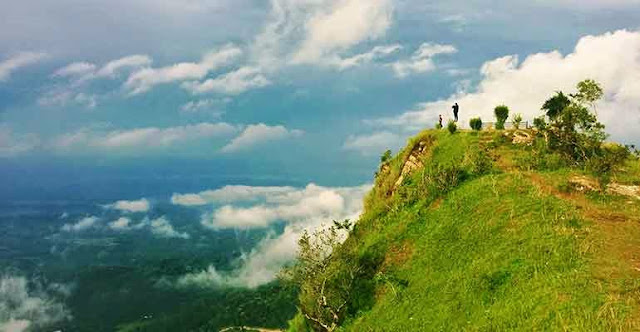 Bukit batu tanggulasi, gunung kidul, yogyakarta