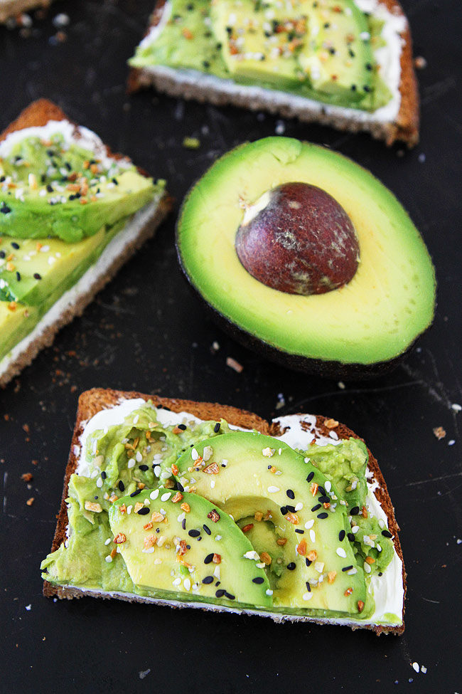 If you like Everything Bagels, you will LOVE this easy Everything Bagel Avocado Toast. It only takes minutes to make and is great for breakfast, lunch, dinner, or snack time!