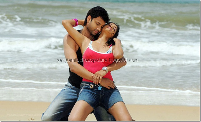 priyamani_stills_hot_in_wet_dress_04