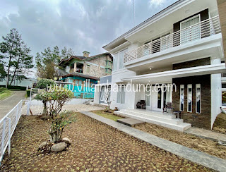 Villa ATR ( Private Pool Bagus Murah ) Istana Bunga lembang