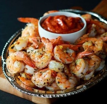 Garlic Herb Roasted Shrimp with Homemade Cocktail Sauce #appetizers #holidayparty