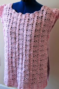 http://donnascrochetdesigns.com/morefree/strawberry%20lace%20box%20poncho.pdf