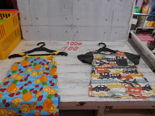 中古品　夏服　１００㎝　各１００円