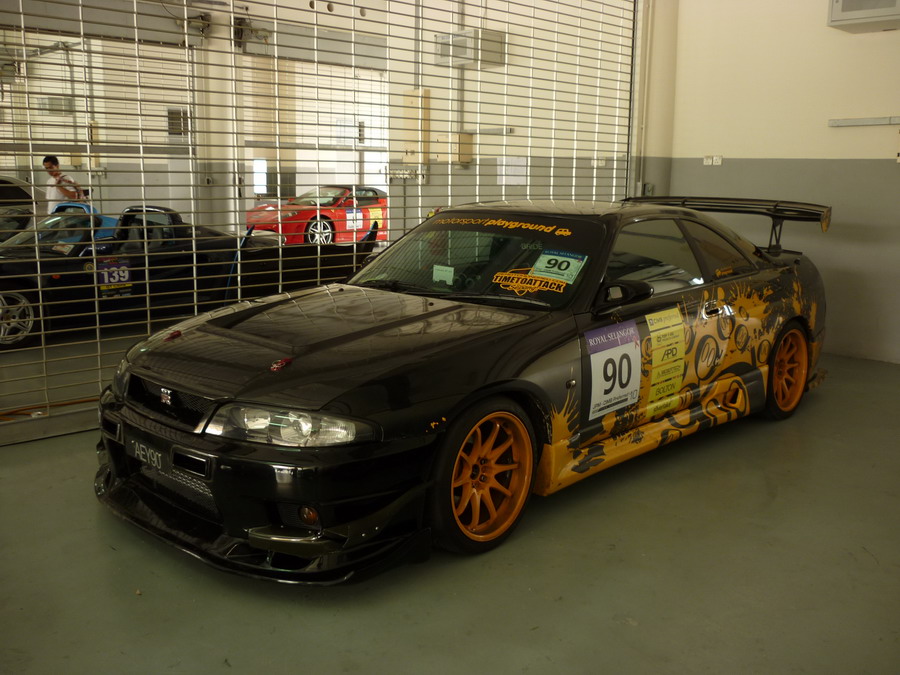 skyline gtr r33. Nissan Skyline GTR R33