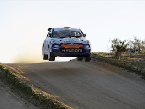 Hyundai Veloster Rally Car 2011 (1)