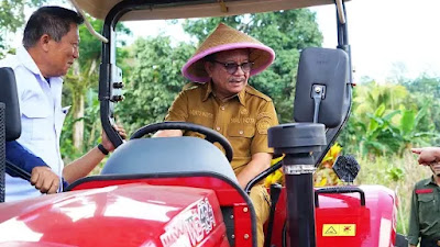 Maurits Mantiri Canangkan Kelurahan Apela Satu Menjadi Kampung Buah