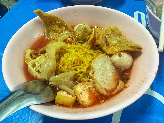 a bowl of traditional yentafo noodle soup, Yentafo Convent, Silom, Bangkok, Thailand