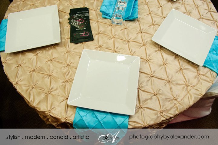 Pinched Wheel Table Linens Pintuck Napkins and Square White Plates
