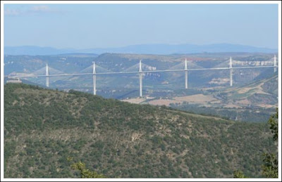 Foto Jembatan Tertinggi Di Dunia Millau Bridge