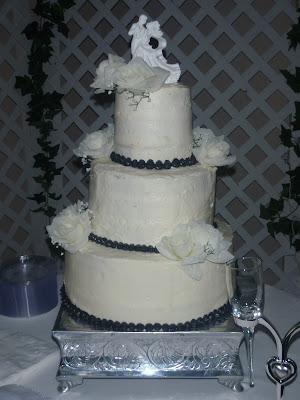 Will Dani Swinger's Wedding Cake Red Velvet Vanilla Butter Cake