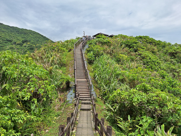 花蓮豐濱大石鼻山步道(龜庵山步道)欣賞東海岸山海和磯崎沙灘之美