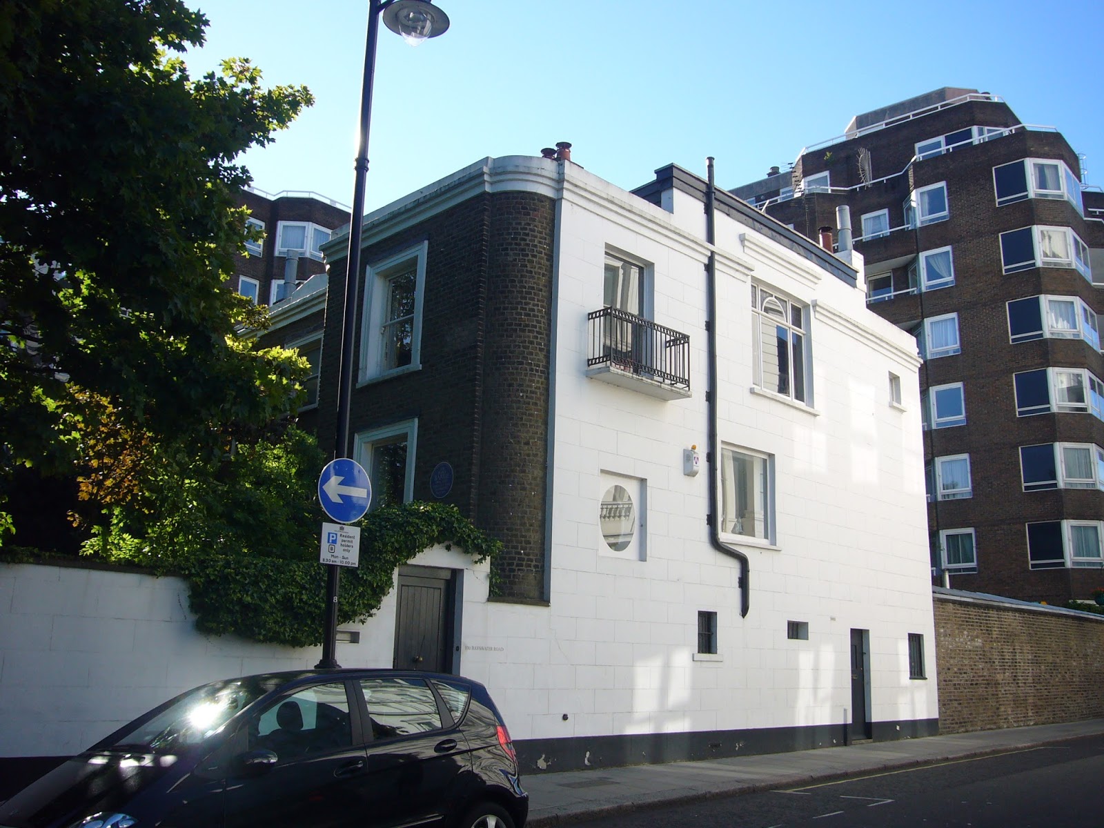 Holmes And Poirot In London ロンドン ベイズウォーターロード１００番地 100 Bayswater Road