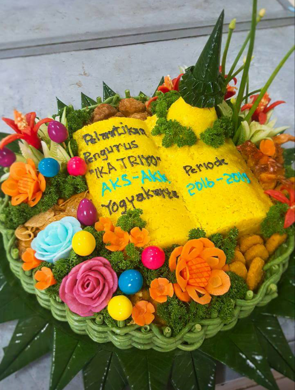 Yuyun Kitchen Kreasi Tumpeng