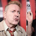 Johnny Rotten discute con Marky Ramone y Henry Rollins