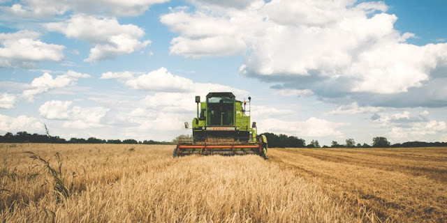 El tractor en la agricultura moderna