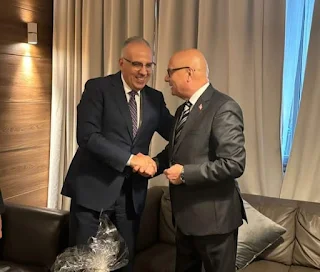 على هامش "منتدى البحر المتوسط للمياه".. وزير الموارد المائية يلتقى نظيره التونسي