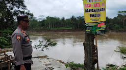   Antisipasi Bencana Alam, Polsek Maos Laksanakan Pengecekan Aliran Sungai