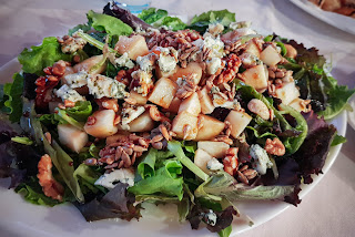 ensalada de roquefort pera y nueces