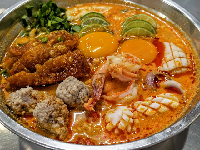 Jeh_O_Chula_Tom_Yum_Mama_Noodle_Supper_Bangkok
