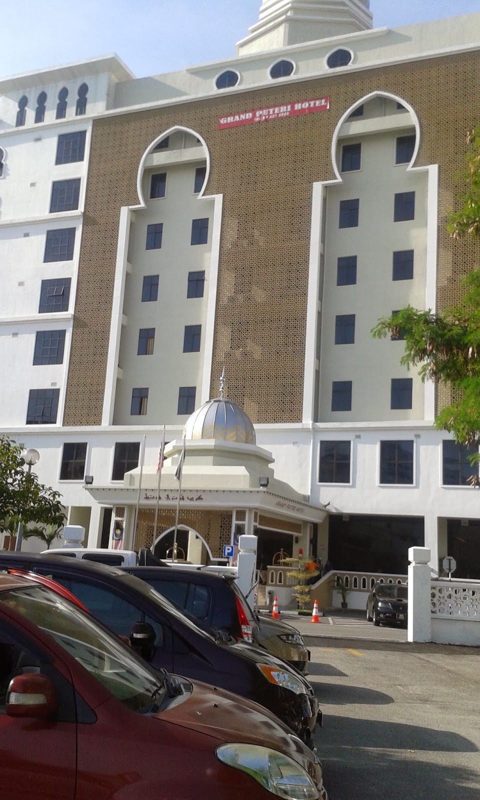 Thesis Hidup: Grand Puteri Hotel, Kuala Terengganu..