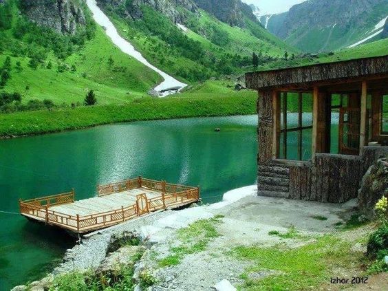 10 amazing lakes of pakistan