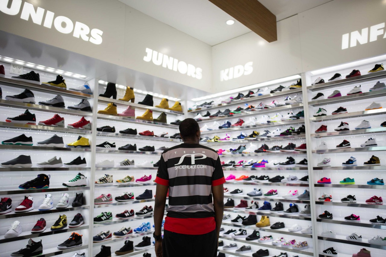 Shoe Palace | Double Retail | Shoe Wall