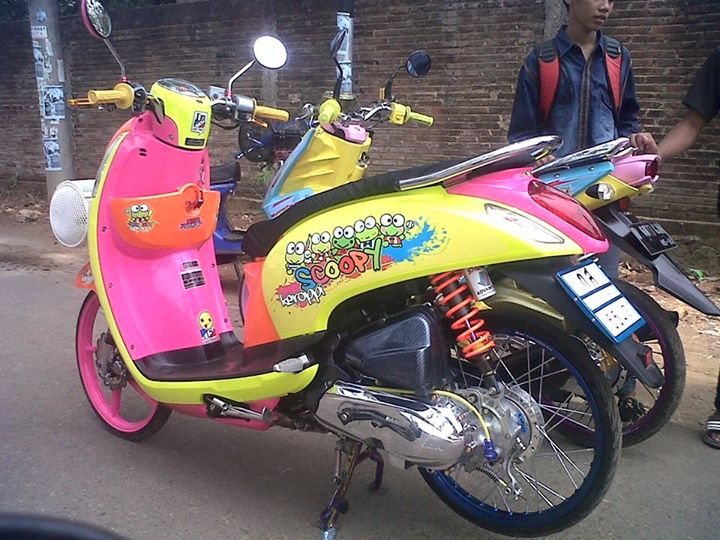  Modifikasi  Motor Honda Scoopy  Mothai modif kontes  