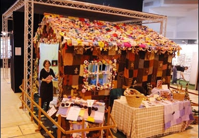 Knitted gingerbread home