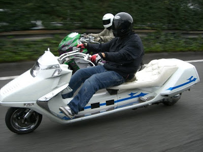 [Image: japanese-custom-scooter-3_65.jpg]