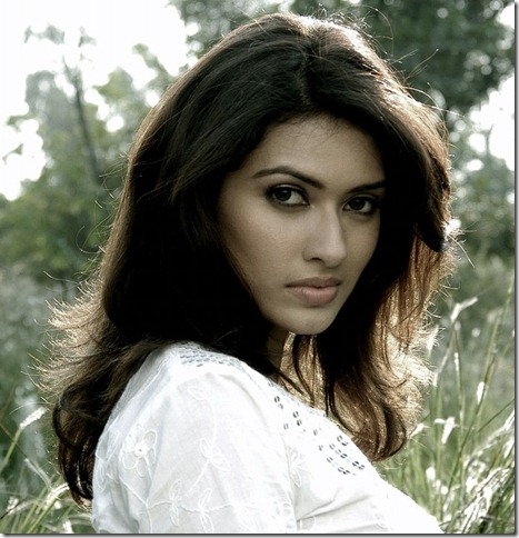 gowri-pandit-closeup hot stills