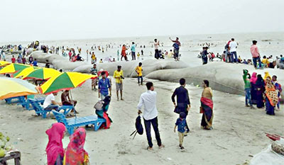 পর্যটকে মুখর কুয়াকাটা