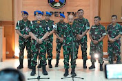 TNI Copot Baliho Capres Ganjar Pranowo di Lahan Militer
