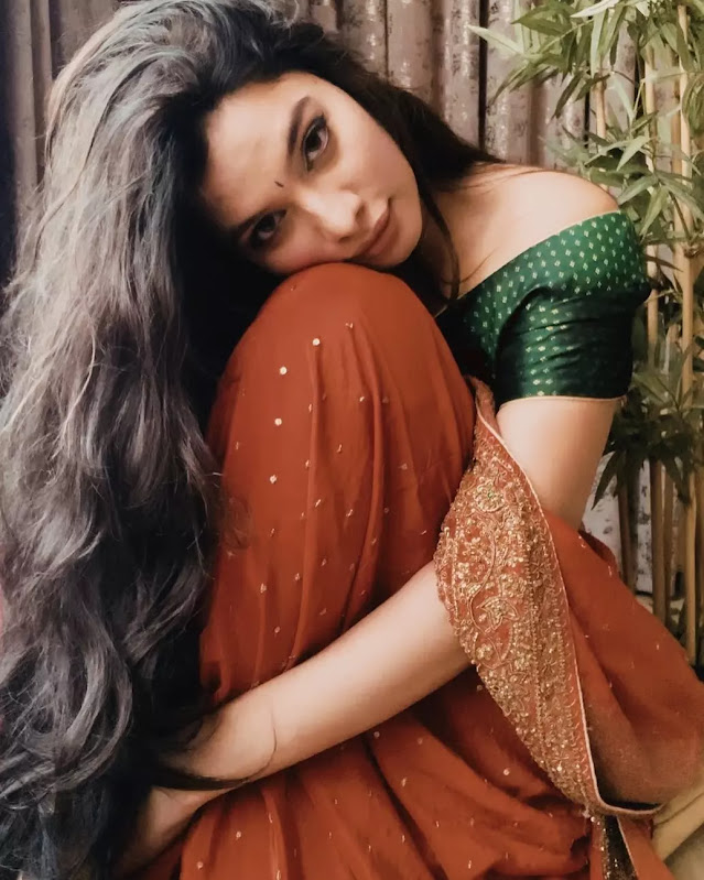 tanya-hope-in-saree