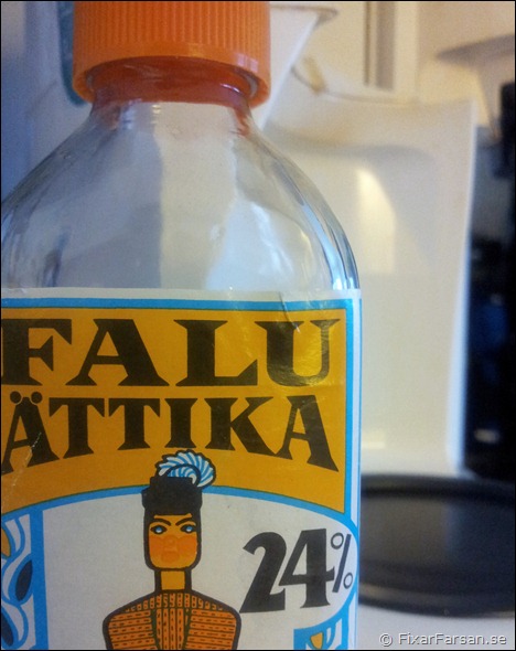 Rengöra-kaffebryggare-med-Ättika-blandning-24%