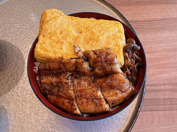 千里うなぎ 御所南店のうな玉丼