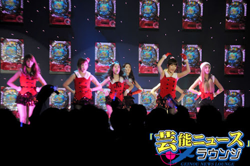 Foto Kemeriahan Acara DX'mas Party with T-ARA di Jepang