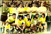 U. D. LAS PALMAS. Temporada 1972-73. Cervantes, Martín II, Hernández, Estévez, Páez y Castellano. Pepe Juan, Trona, Fernández, Germán y León. U. D. LAS PALMAS 2 C. F. BARCELONA 1 Domingo 22/04/1973, 21:30 horas (20:30 en Canarias). Campeonato de Liga de 1ª División, jornada 30. Las Palmas de Gran Canaria, estadio Insular. GOLES: 1-0: 7’, León. 2-0: 18’, Germán, de penalti. 2-1: 75’, Juanito.
