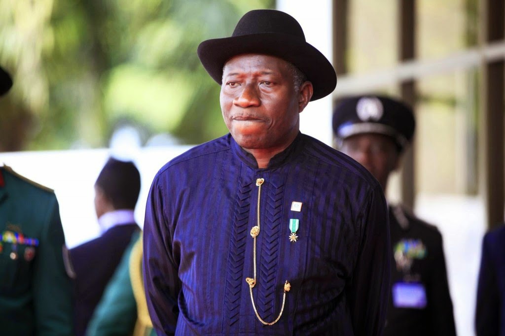 Nigerians blasts 'very weak' Jonathan