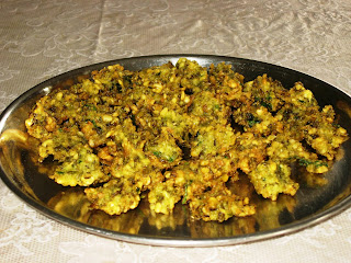 Bhajis or Pakoras