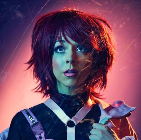 Em um ciclo de escuridão e renascimento Lindsey Stirling lança Artemis