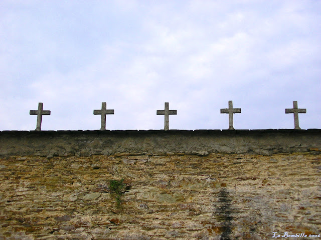 Tapia de cementerio 